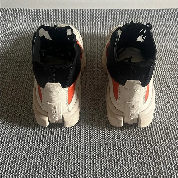 🎉Good Condition SOREL Black and Orange Women's high top sneakers size 8.5 - Picture 3 of 9